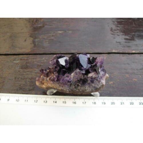 Amethyst uit Brazilië/Uruguay.VEEL VERSCHILLEDE STUKJES