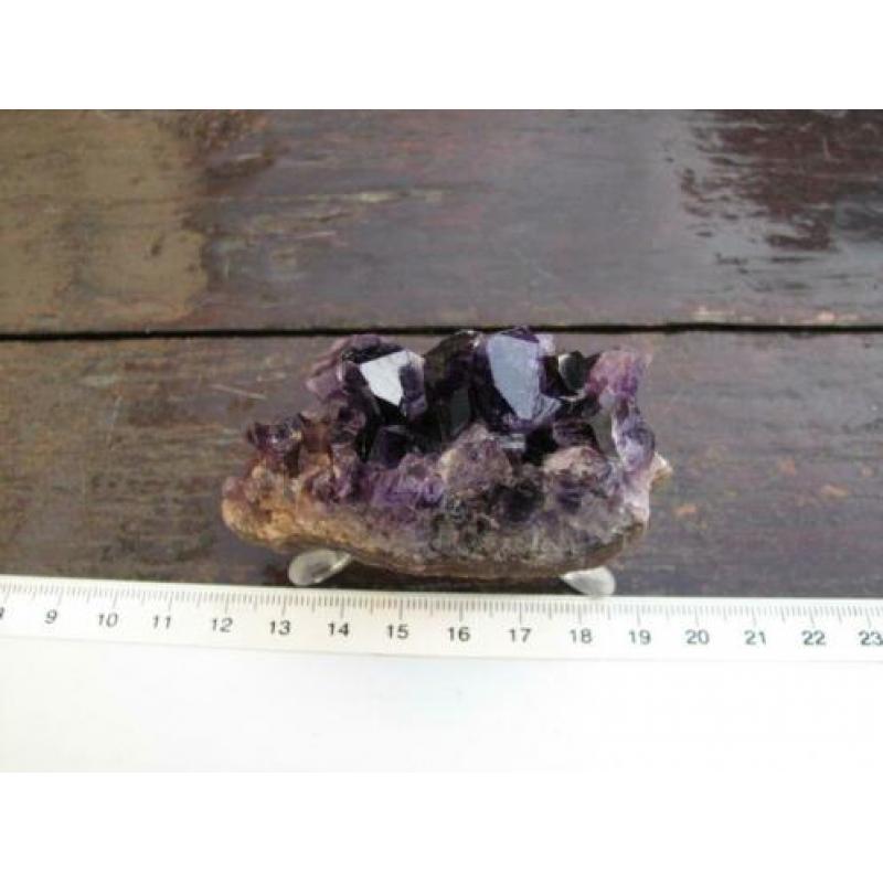 Amethyst uit Brazilië/Uruguay.VEEL VERSCHILLEDE STUKJES