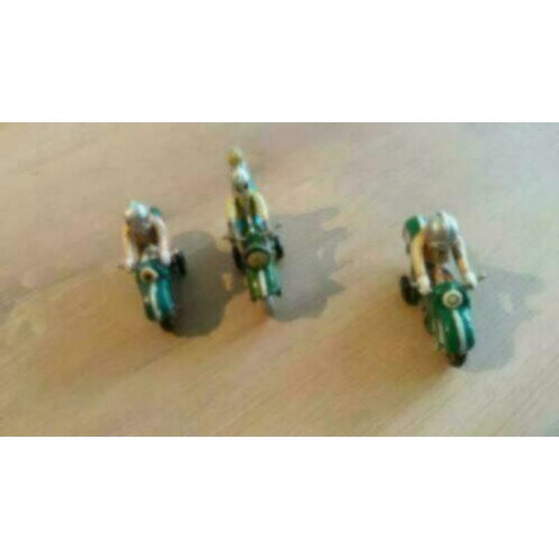 Blikken motortjes 3 st 11 cm