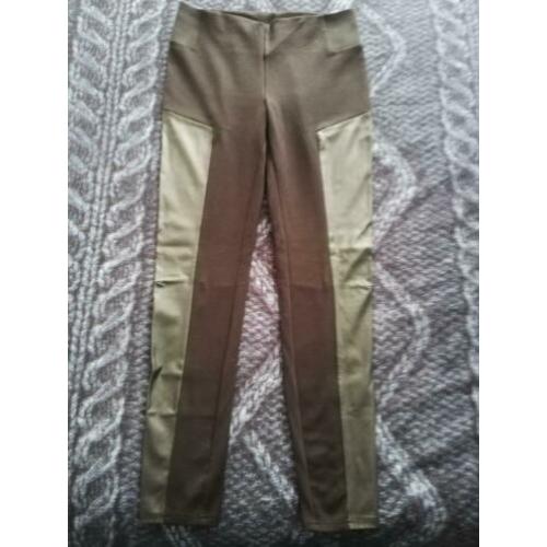 Te Koop: VERO MODA Nieuwe Broek/Tregging, mt L. (J-74).