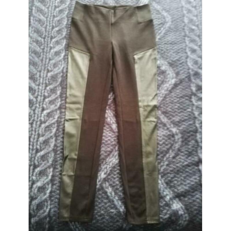 Te Koop: VERO MODA Nieuwe Broek/Tregging, mt L. (J-74).