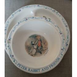 Peter Rabbit bord, schaaltje en beker.