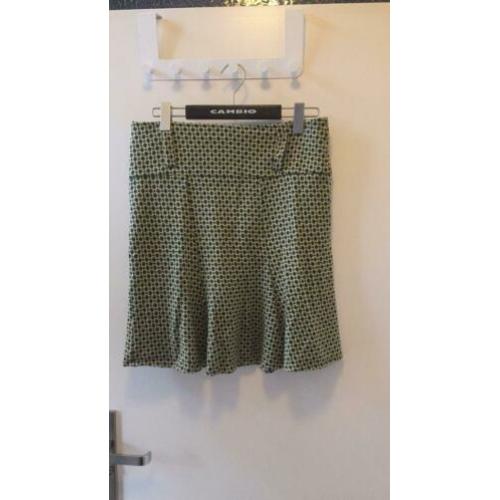 Essentiel. Groene korte rok. Maat 38