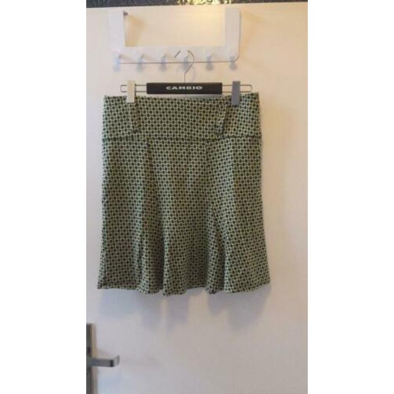 Essentiel. Groene korte rok. Maat 38