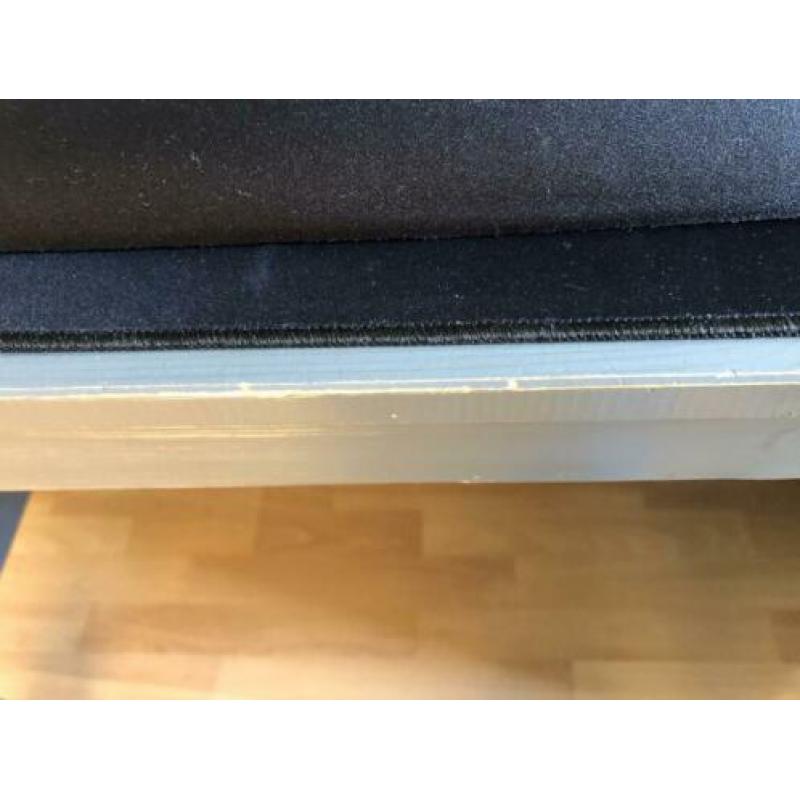 GRATIS buro “Dennis” kleur staalgrijs