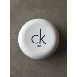 Calvin klein | compact foundation | 700 caramel | ZGAN