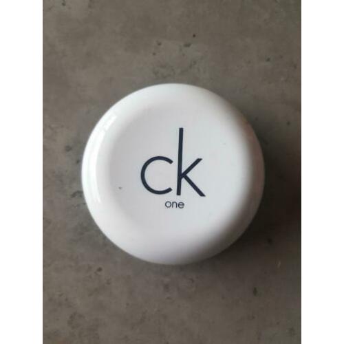 Calvin klein | compact foundation | 700 caramel | ZGAN