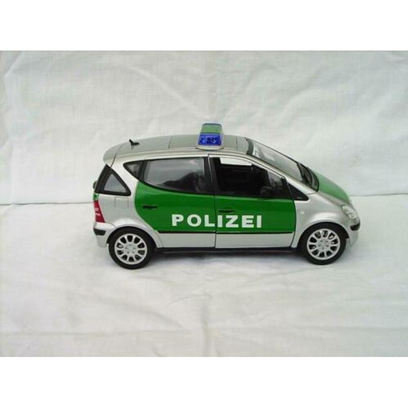 Mercedes-Benz A Class Long Version Polizei Maisto 1:18