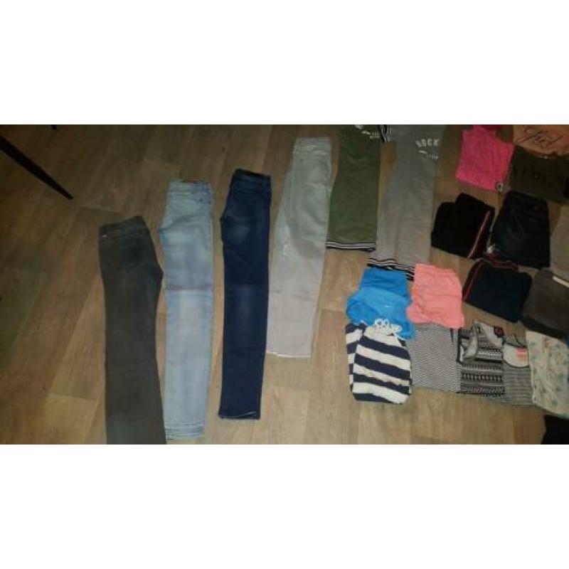 mooie meiden kleding maat 134 /176