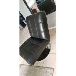 Zwart lederen relax draaifauteuil