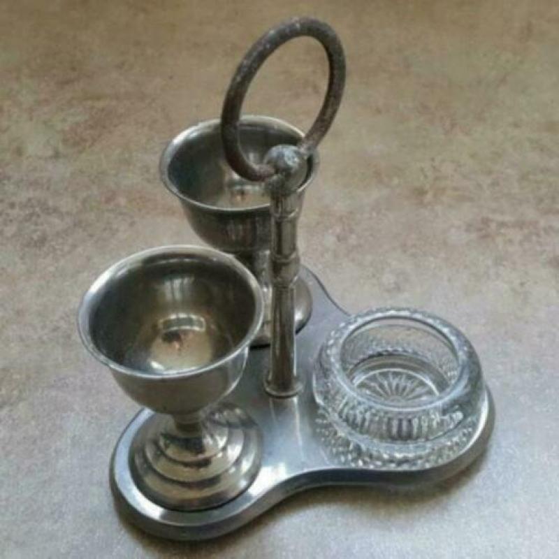 15. Antiek zilver eierdop 2 pers. set zout glas Pasen