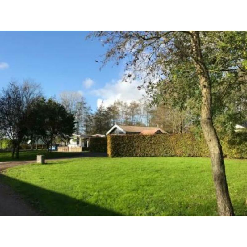 Chalet / vakantiehuis aan het Leekstermeer, nabij Groningen
