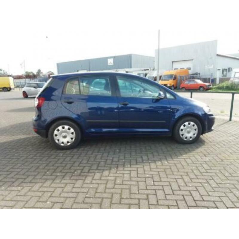 Volkswagen GOLF 1.6 COMFORTLINE