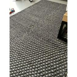 Twee moderne kleden
