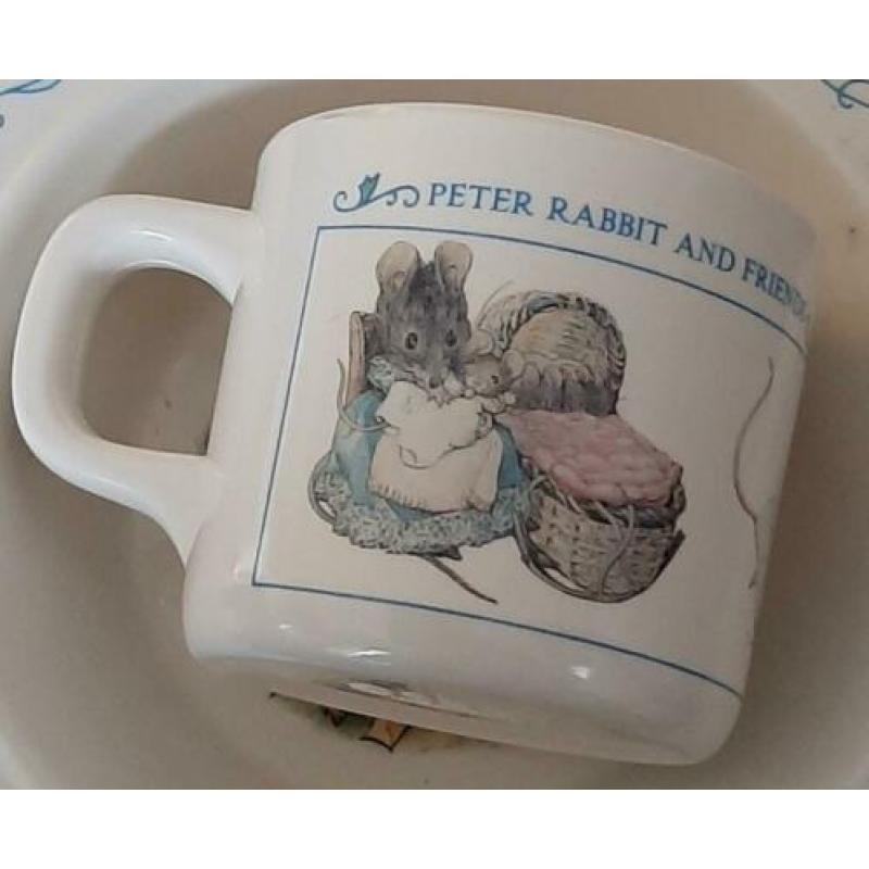 Peter Rabbit bord, schaaltje en beker.