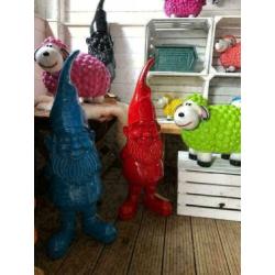Schapen gekleurd ter decoratie ,leuk voor op kinderkamer e.d