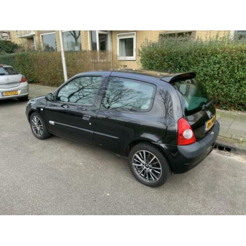 Renault Clio 1.6 16V Initiale 3DR AUT 2003 Zwart XENON