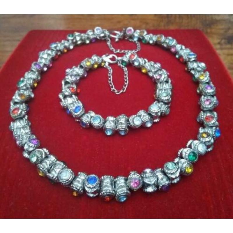 Ketting en armband met meerkleurige tonnetjes