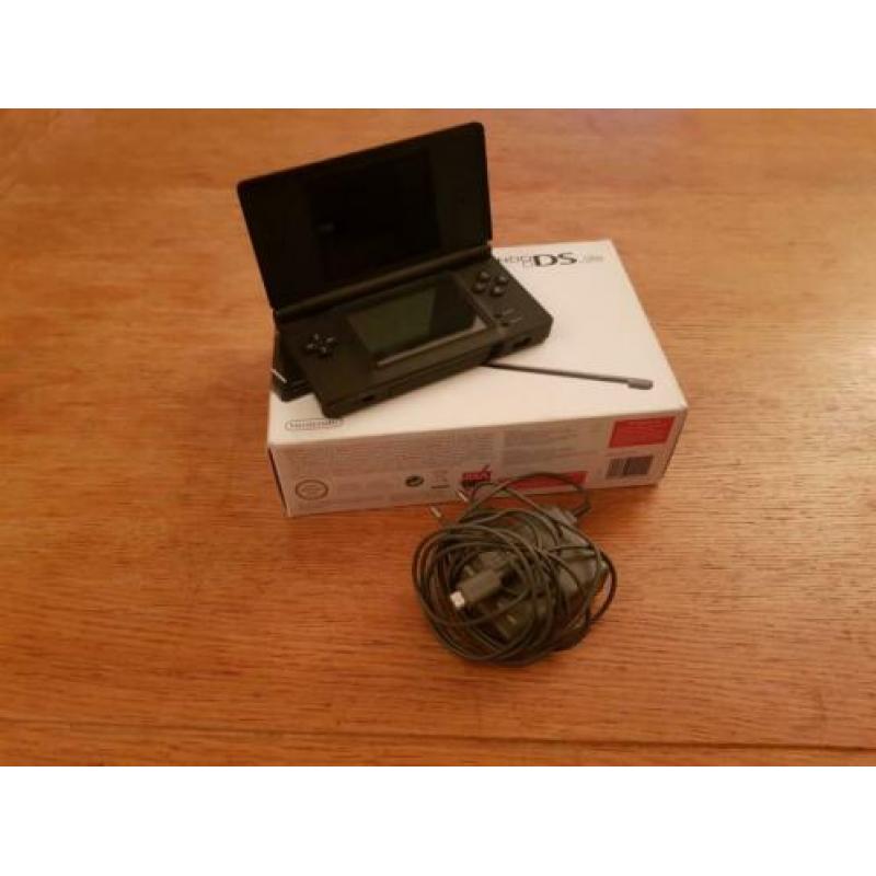 Te koop 3 Nintendo's. 1 x Nintendo DS i en 2 x Nintendo DS.