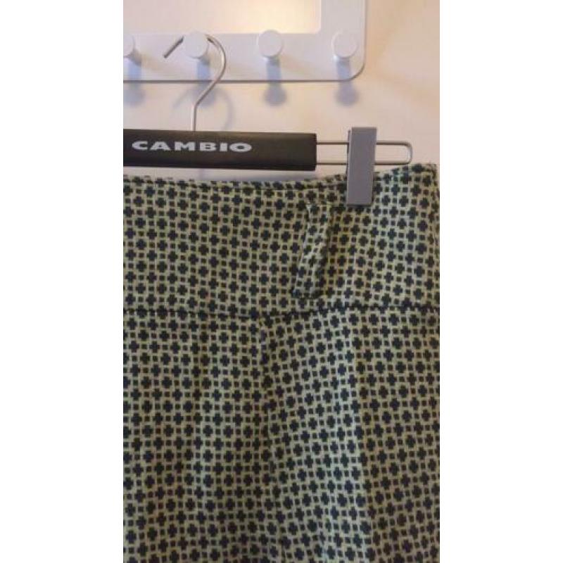 Essentiel. Groene korte rok. Maat 38