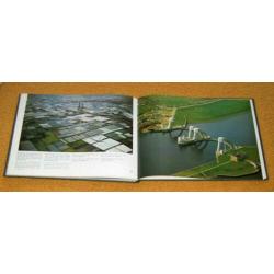 Vliegend boven Nederland / Flying over Holland [7e druk]