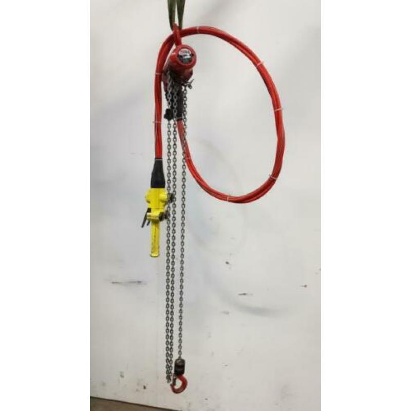 Kettingtakel pneumatisch 250 Kg. luchttakel Red Rooster