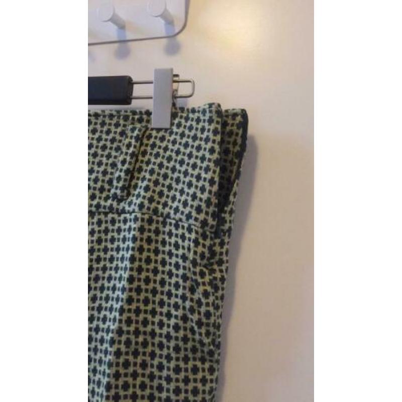 Essentiel. Groene korte rok. Maat 38