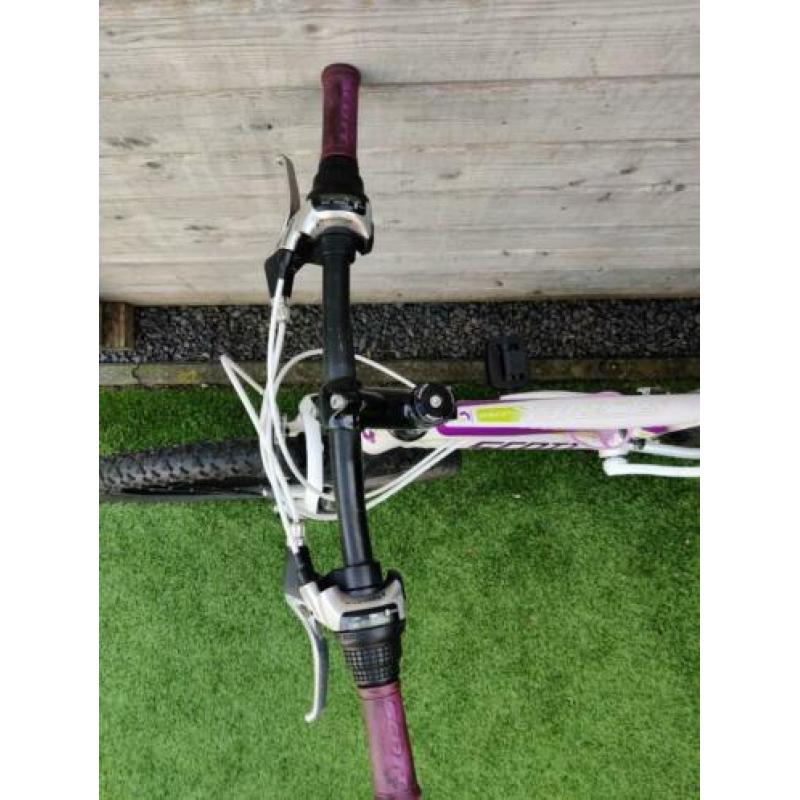 Mooie Scott Scale Junior MTB meisjes 24 inch