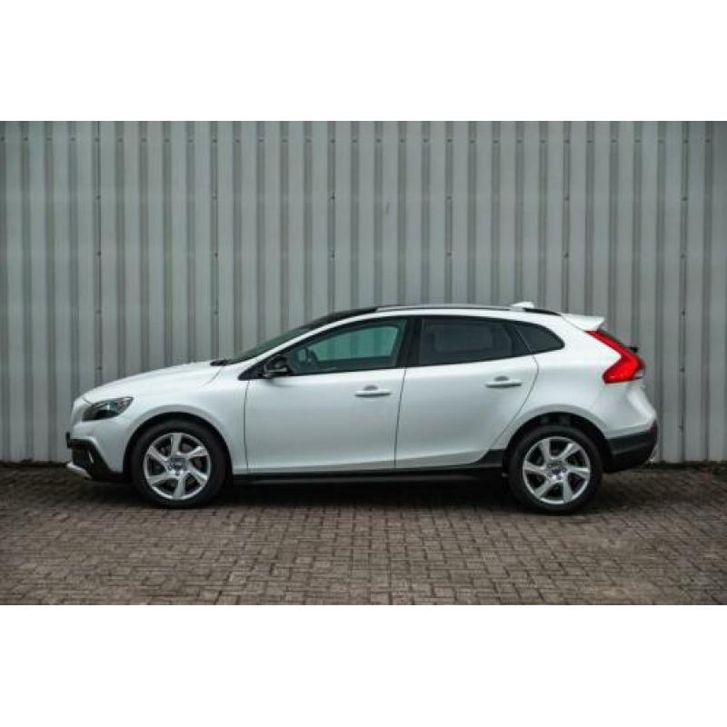 Volvo V40 Cross Country T3 150 pk Momentum Panoramadak / Xen