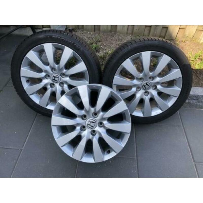 Tekoop 3 stuks origineel 17inch Honda velgen