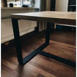 Eikenhouten tafel handgemaakt