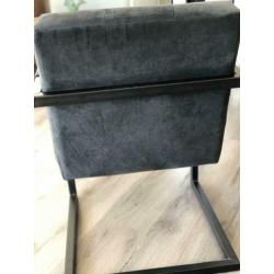 4 zeer nette eettafel stoelen!!