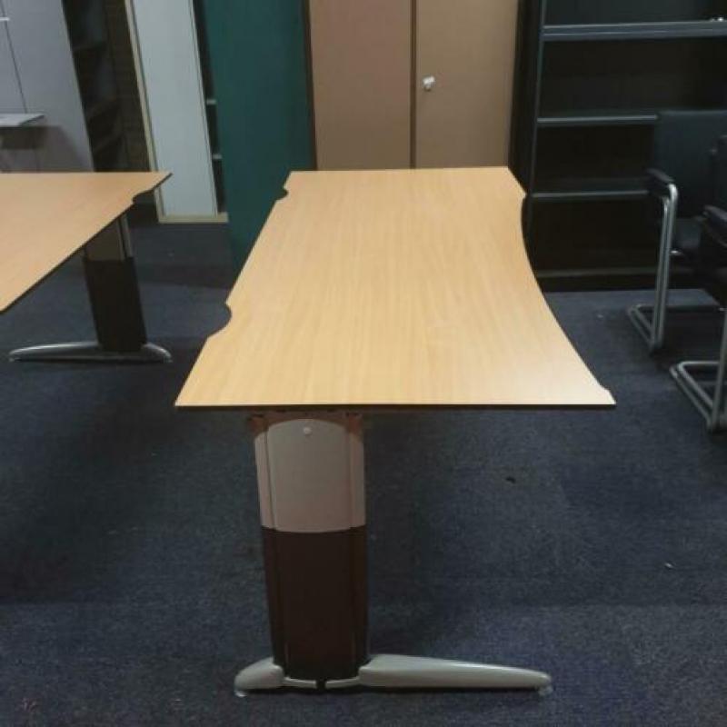 Wing bureau rechts, trespa/beuken L-poot KSB Breda BU475