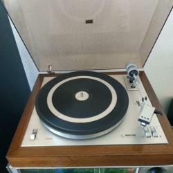 Philips 22RH521 + tuner 22RH62 + Philips 408