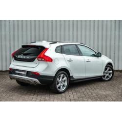Volvo V40 Cross Country T3 150 pk Momentum Panoramadak / Xen