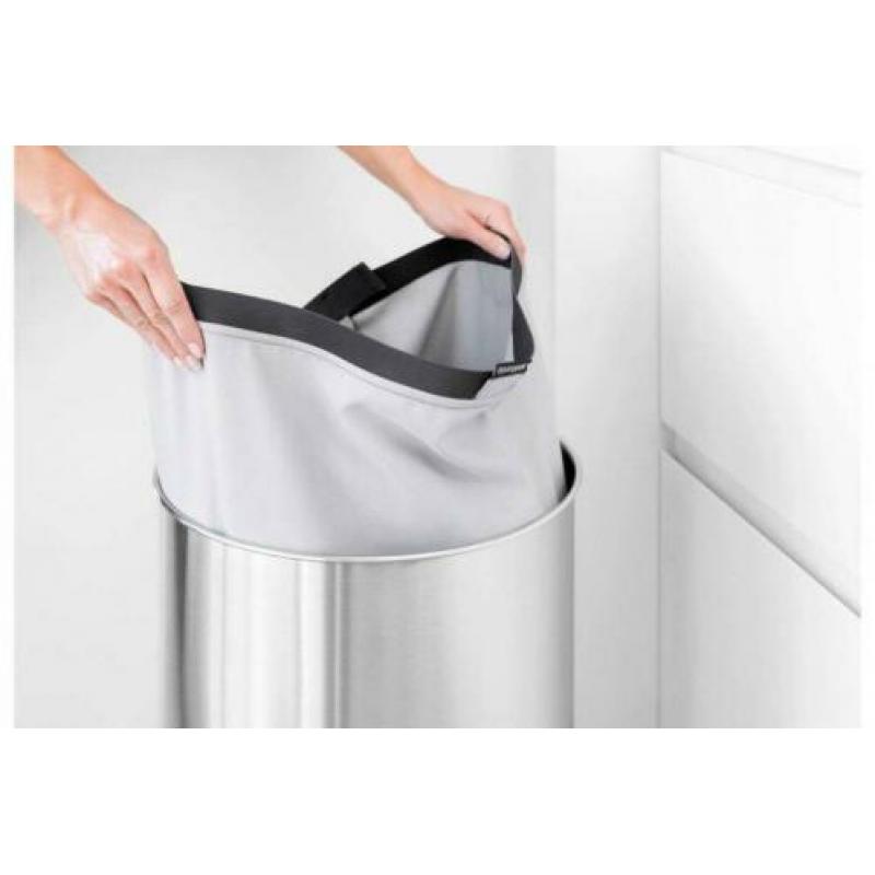 Brabantia wasbox kunststof deksel 60L van € 76.50 NU € 42