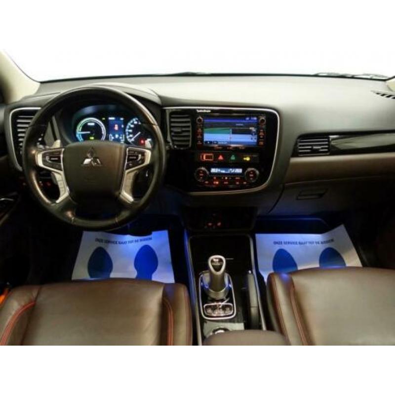 Mitsubishi Outlander 2.0 PHEV Executive+ 4WD Autom, Schuifda
