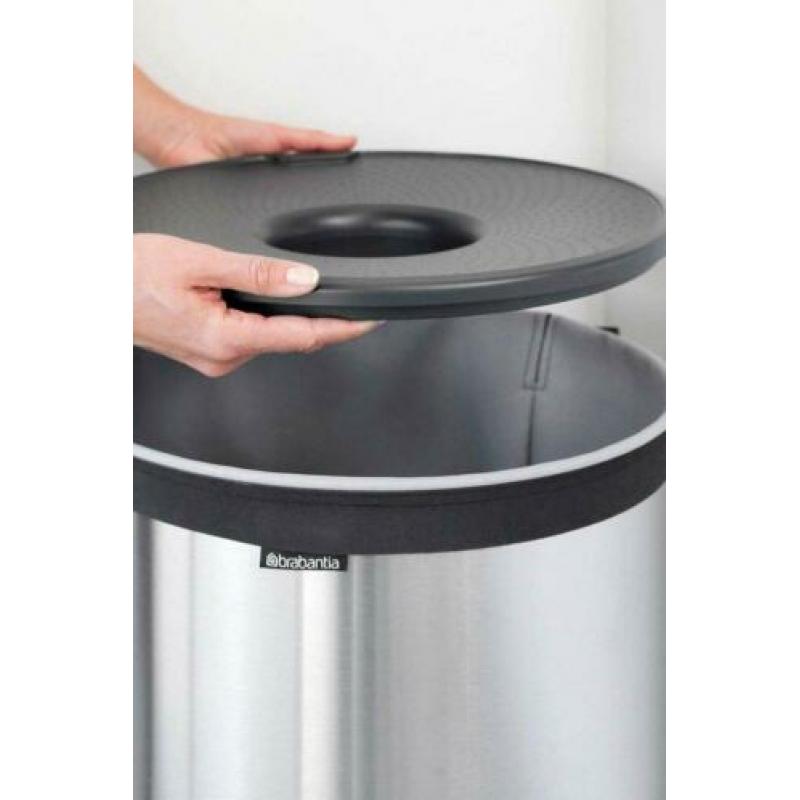 Brabantia wasbox kunststof deksel 60L van € 76.50 NU € 42