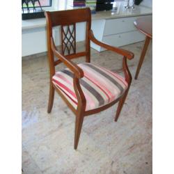 Eettafel met stoelen