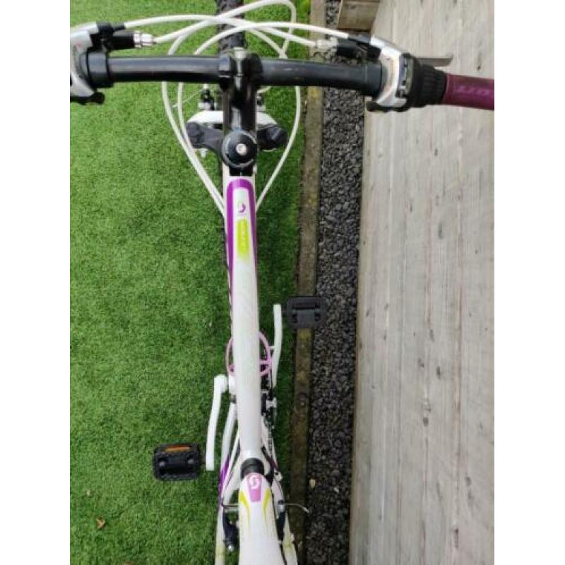 Mooie Scott Scale Junior MTB meisjes 24 inch