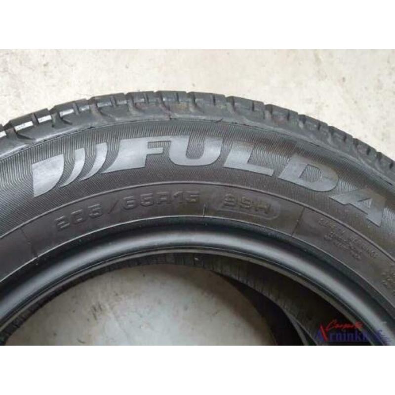 Fulda CARAT ATTIRO 205/65R15 99H