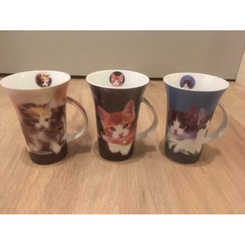Soepkommen, mokken, kopjes, glazen. Ook per foto te koop.