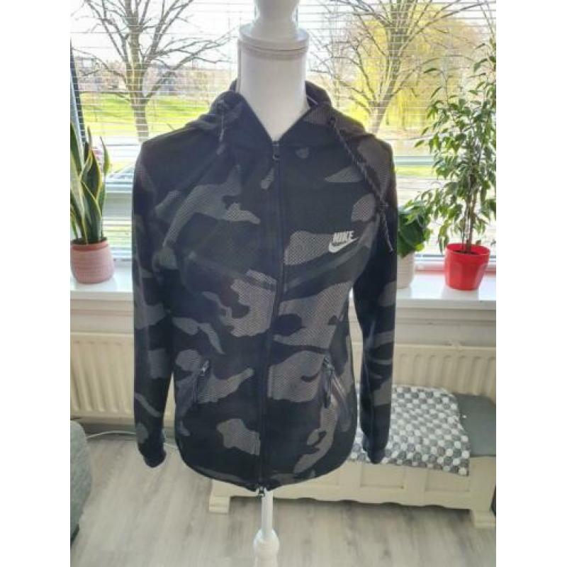 Camouflage nike vest maat M