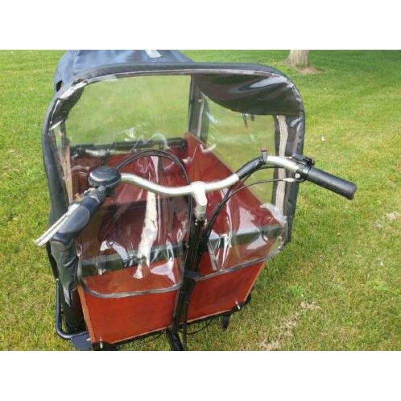 Bakfiets met een Sachs achterwiel aandrijving.