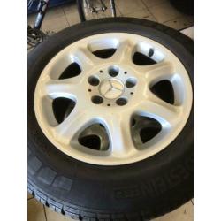 16 inch mercdes vito velgen met banden 350€