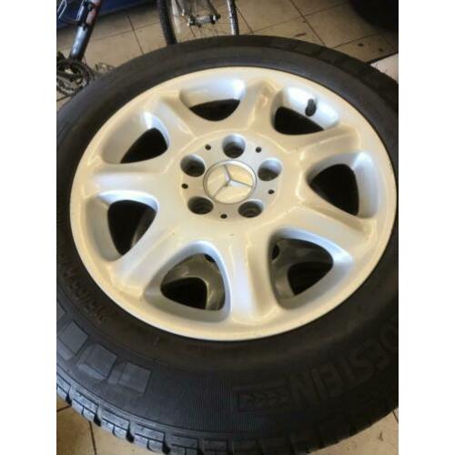 16 inch mercdes vito velgen met banden 350€