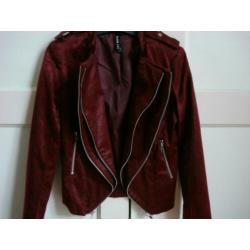 Lily White Bordeaux-rood jasje maat S €3,75 zgan