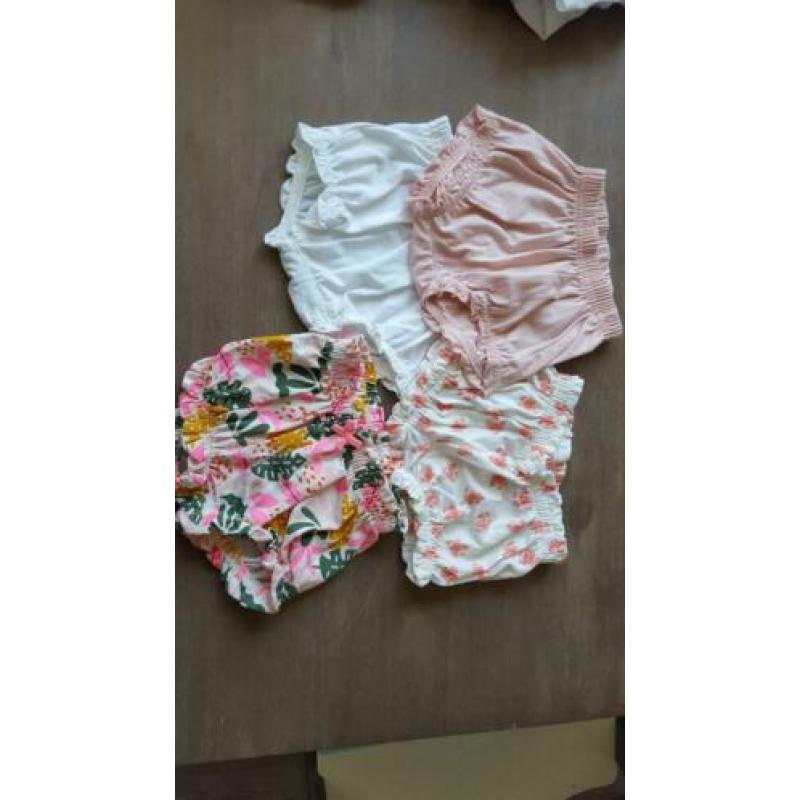 Bloom broekjes en shirtjes.