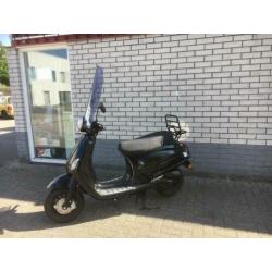 Aktie!! vespa look 45km brom 4-takt zwart bj2018 3000km