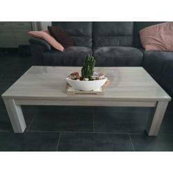 Eettafel en salontafel